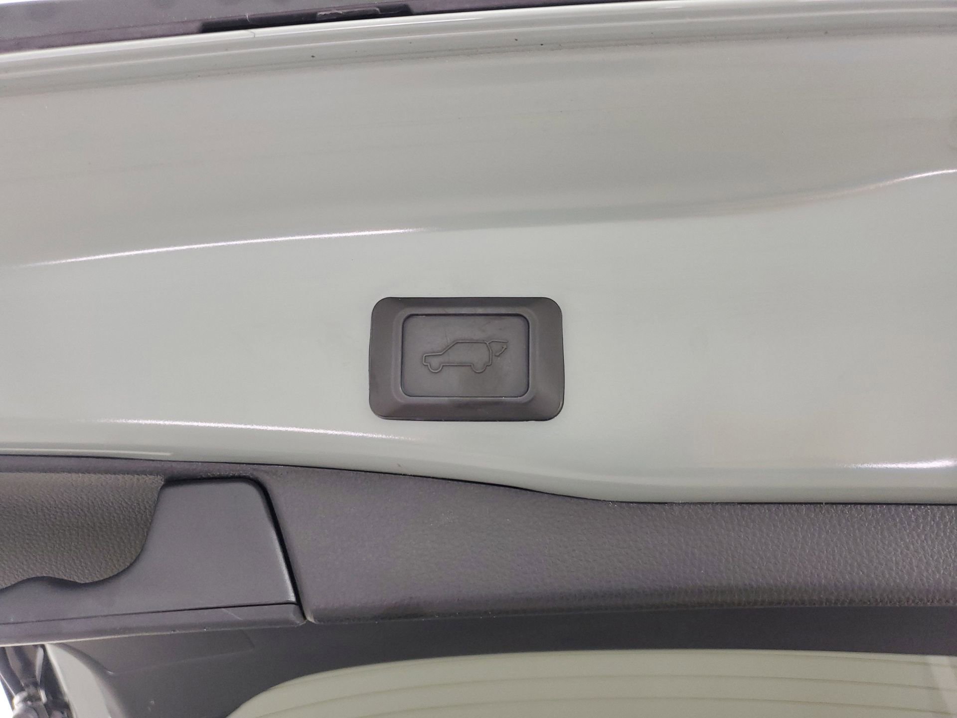 Used 2019 Toyota RAV4 XLE w/ Convenience Package image 22