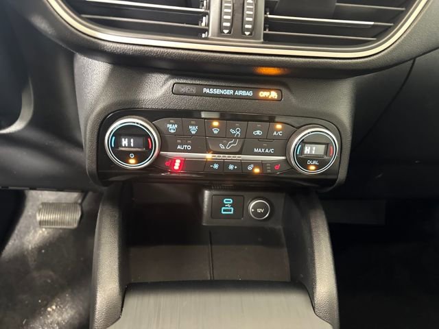Used 2021 Ford Escape SE w/ Cold Weather Package image 23