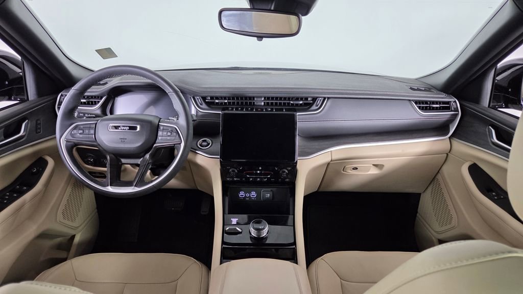 Used 2023 Jeep Grand Cherokee L Limited image 44