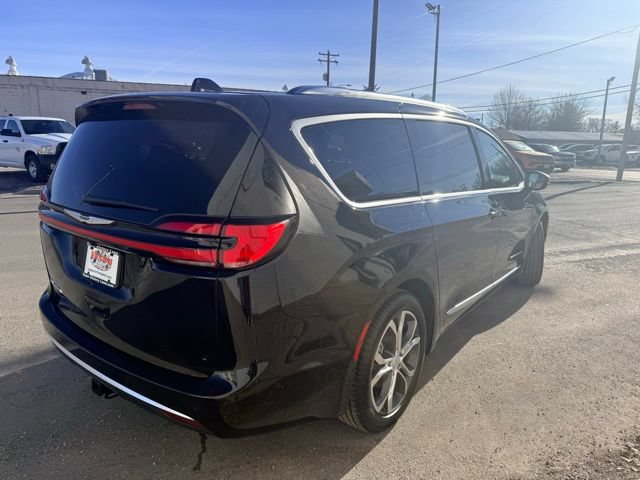 New 2026 Chrysler Pacifica Pinnacle w/ Trailer Tow Group FWD image 4