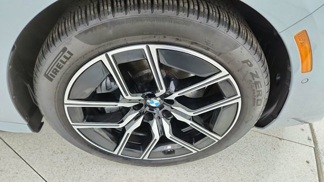 Used 2025 BMW 740i xDrive w/ Premium Package image 56