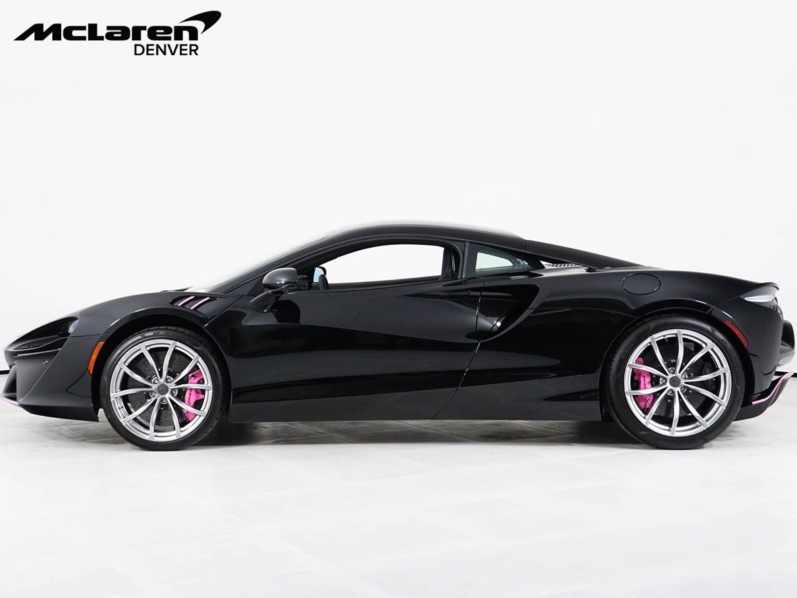 New 2026 McLaren Artura RWD image 2