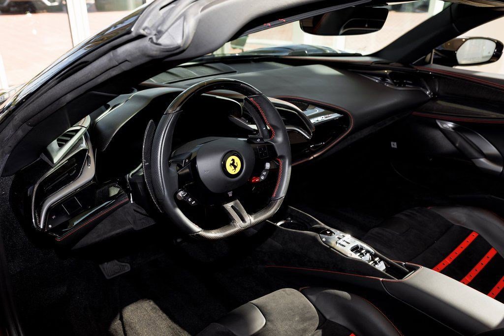 Used 2022 Ferrari SF90 Spider image 23