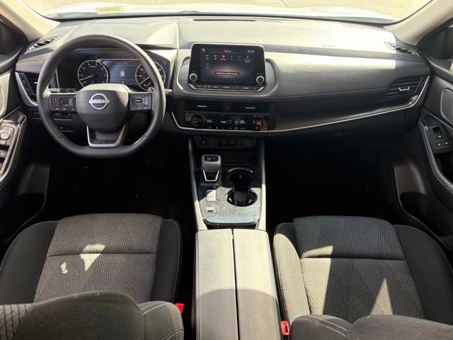 Used 2025 Nissan Rogue SV image 11