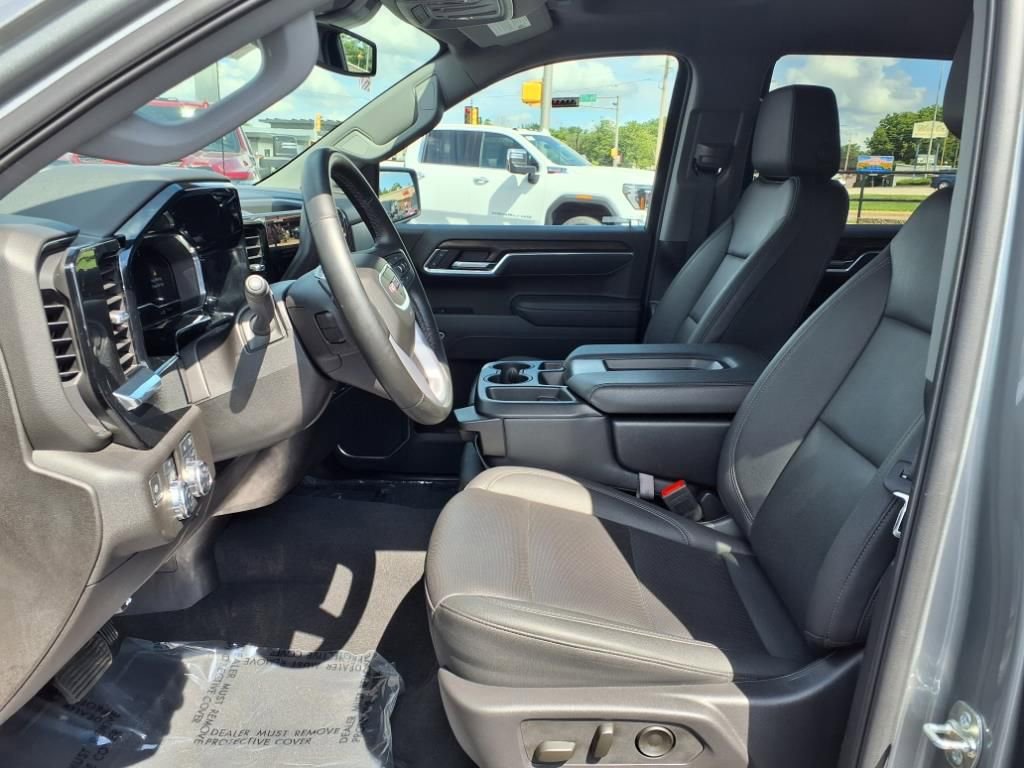 Used 2025 GMC Sierra 1500 SLT image 5