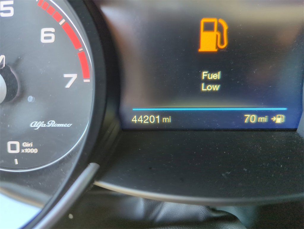 Used 2019 Alfa Romeo Giulia Base image 46