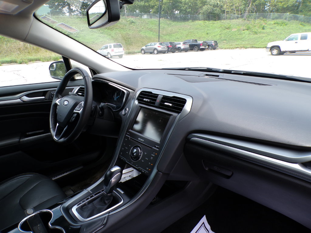 Used 2015 Ford Fusion Titanium FWD image 12