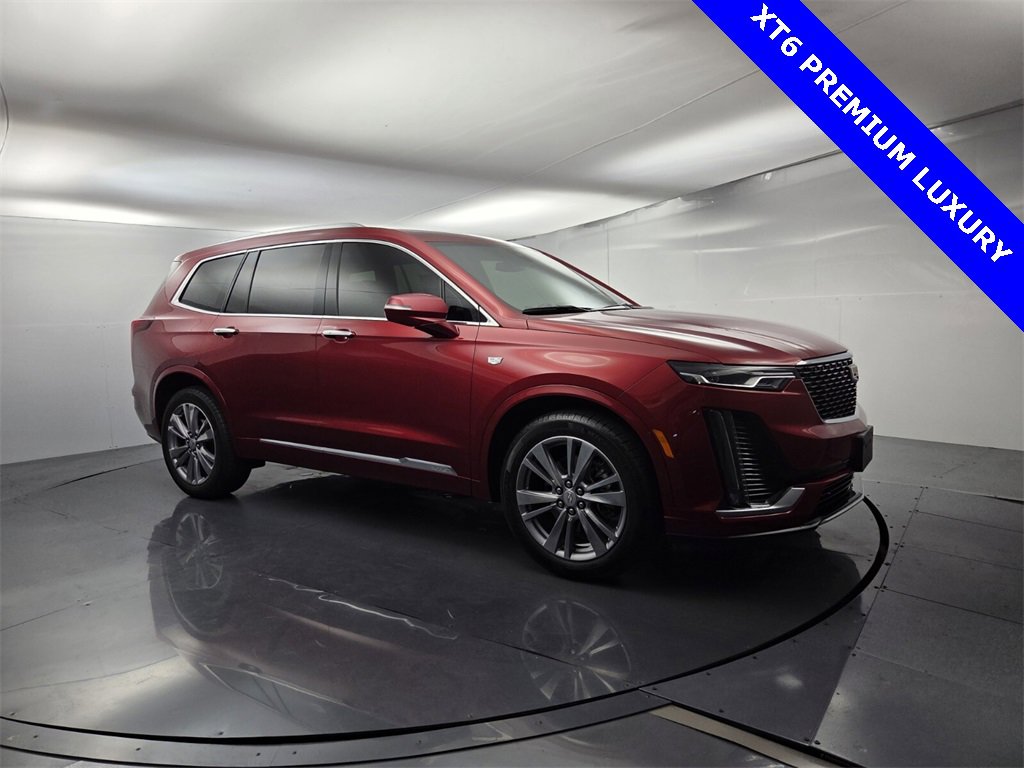 Used 2024 Cadillac XT6 Premium Luxury image 2