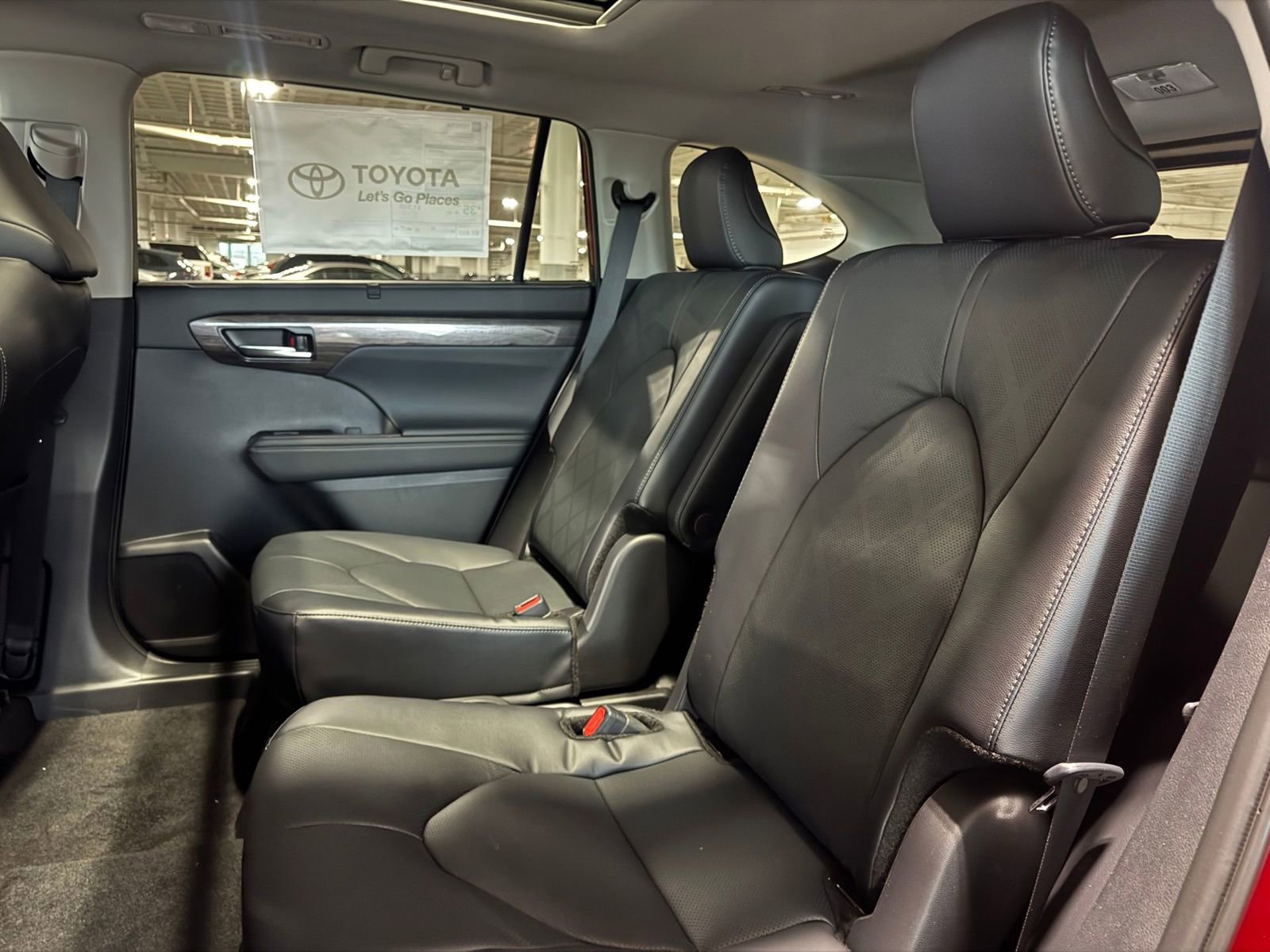 New 2026 Toyota Highlander Platinum image 35