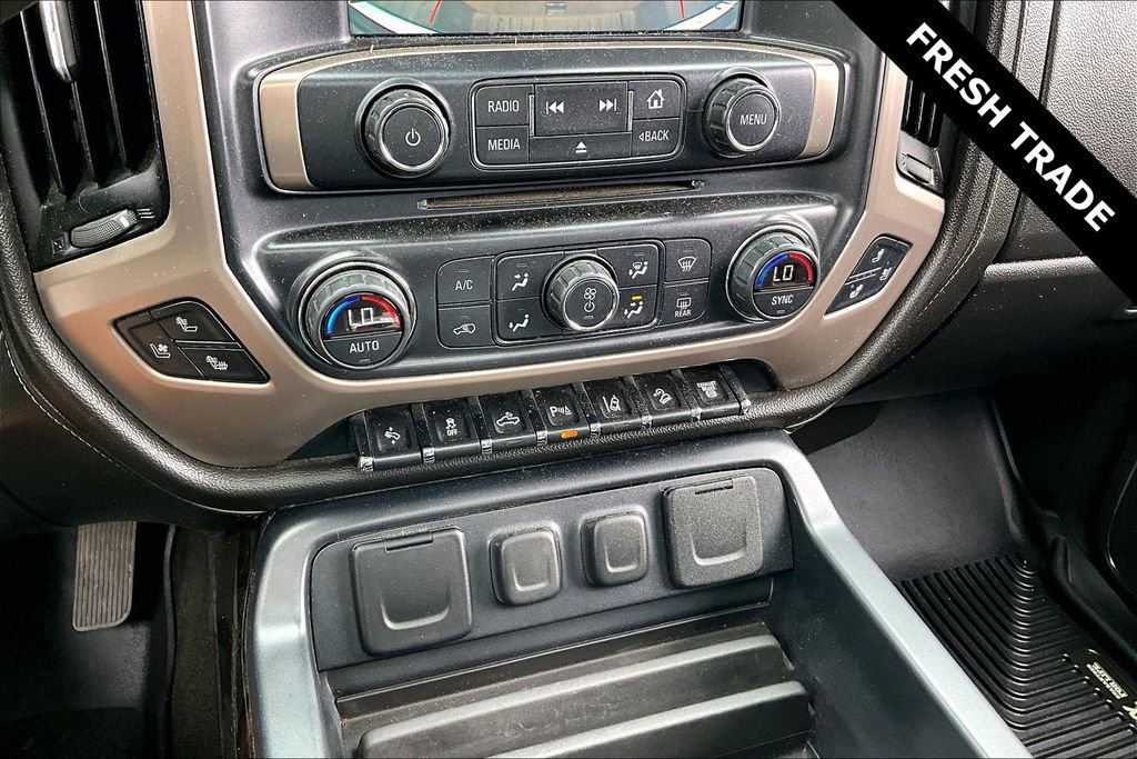 Used 2016 GMC Sierra 2500 Denali w/ Duramax Plus Package AWD/4WD image 16