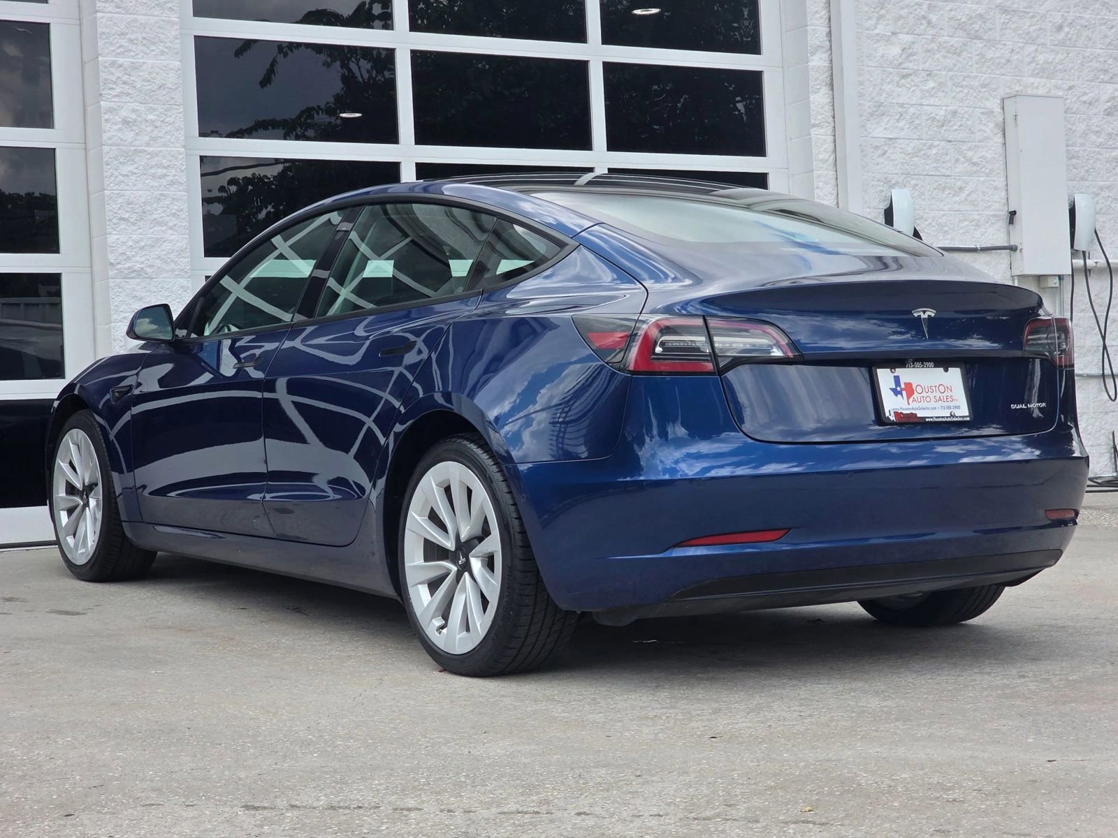 Used 2022 Tesla Model 3 Long Range AWD/4WD image 7