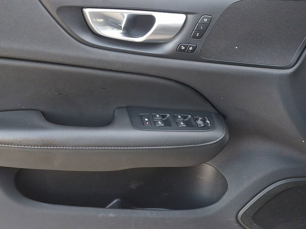 Used 2024 Volvo S60 B5 Core image 12
