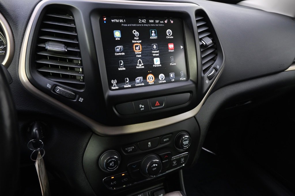 Used 2017 Jeep Cherokee Latitude w/ Safety/Convenience Group image 27