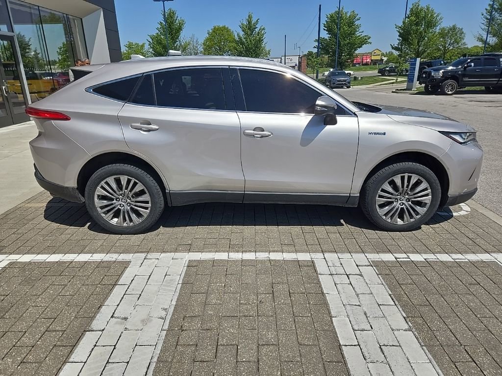 Used 2021 Toyota Venza Limited AWD/4WD image 4
