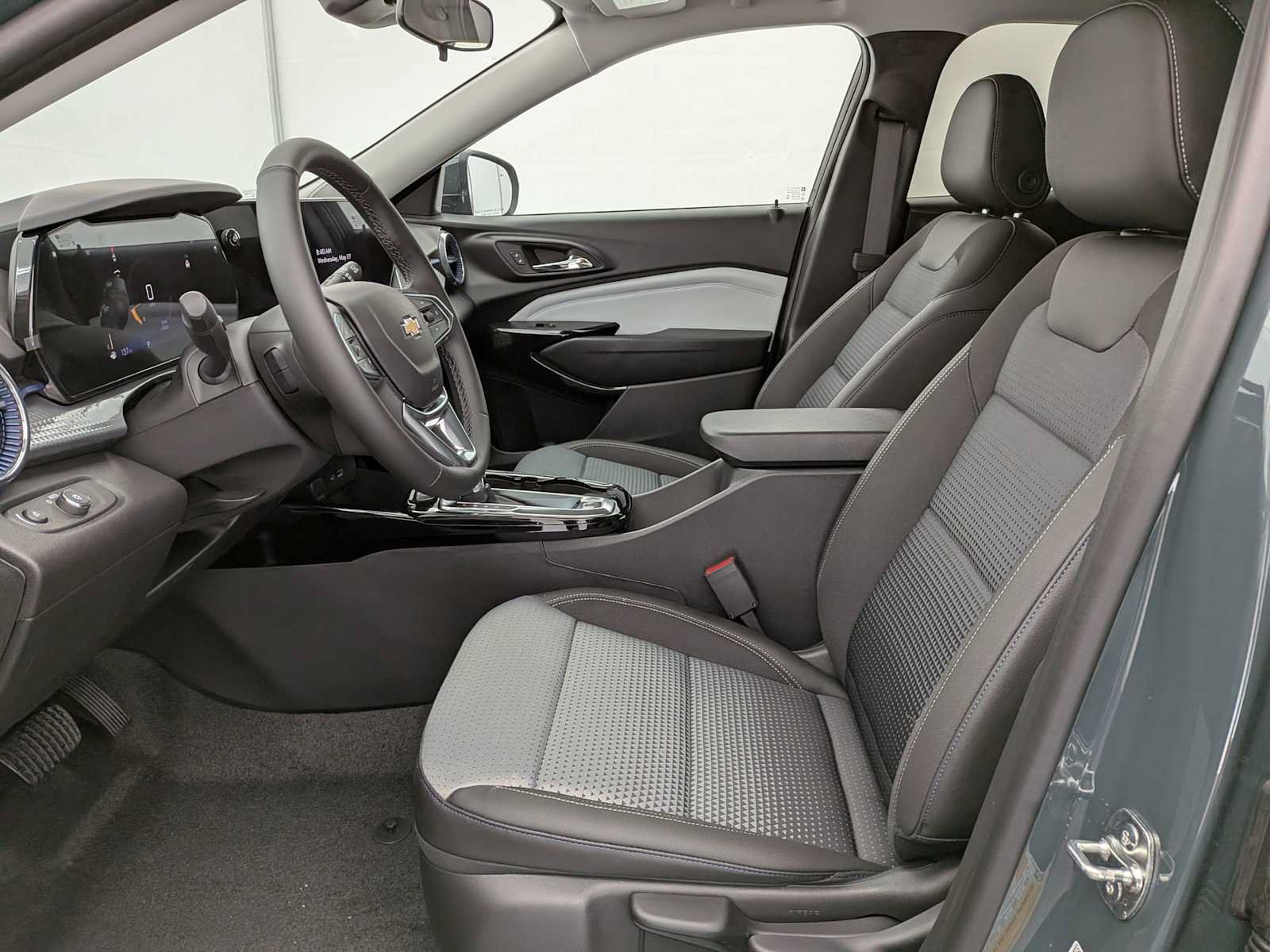 New 2026 Chevrolet Trax LT w/ Driver Confidence Package FWD image 17