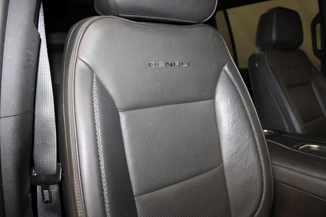Used 2022 GMC Yukon XL Denali w/ Denali Premium Package image 32
