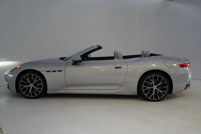New 2026 Maserati GranCabrio Modena image 4