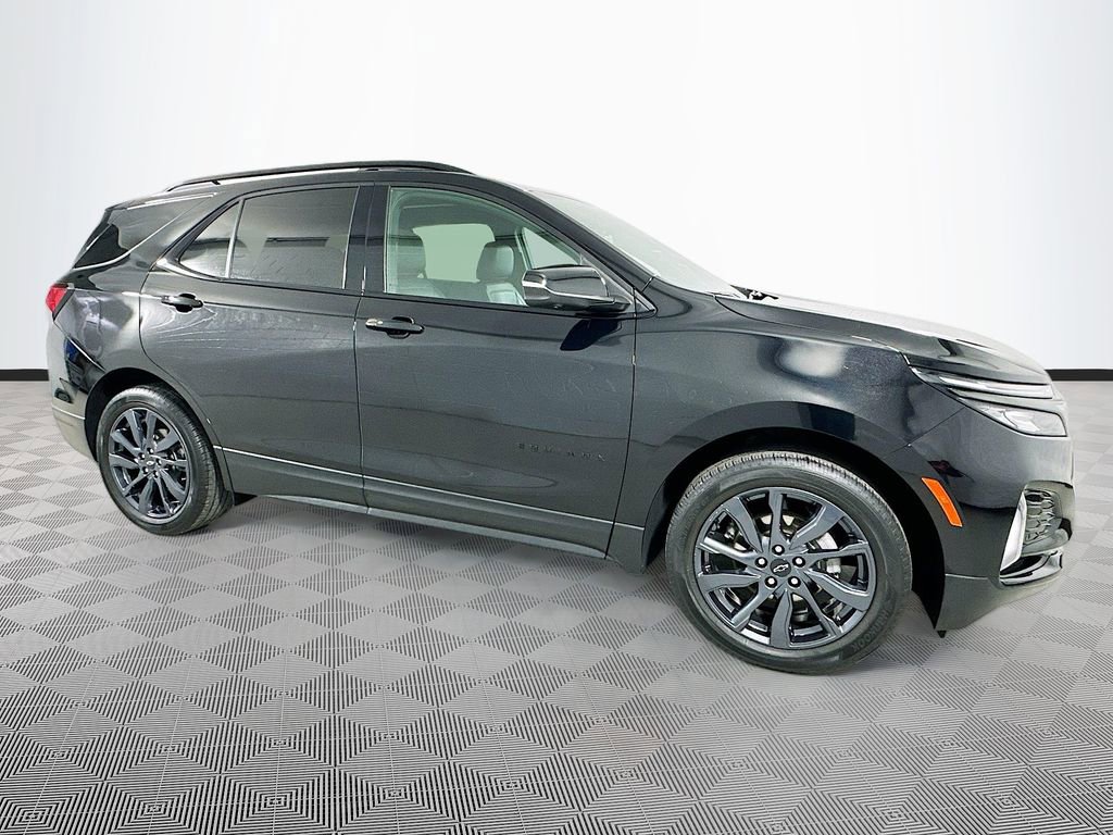 Used 2023 Chevrolet Equinox RS w/ RS Leather Package image 8