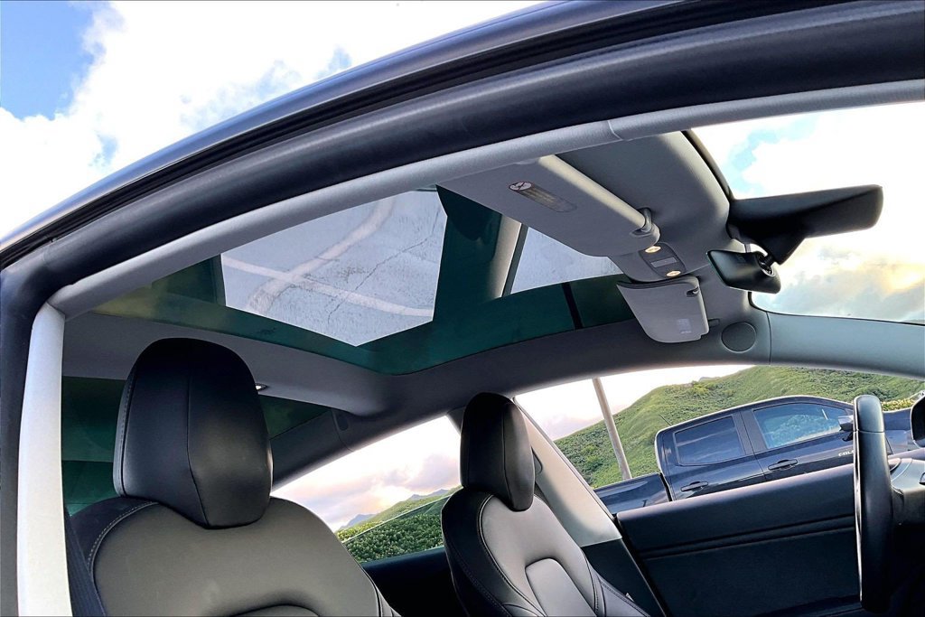 Used 2019 Tesla Model 3 Mid Range RWD image 17