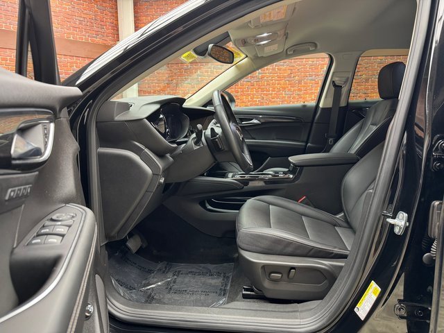 Used 2023 Buick Envision Essence image 22