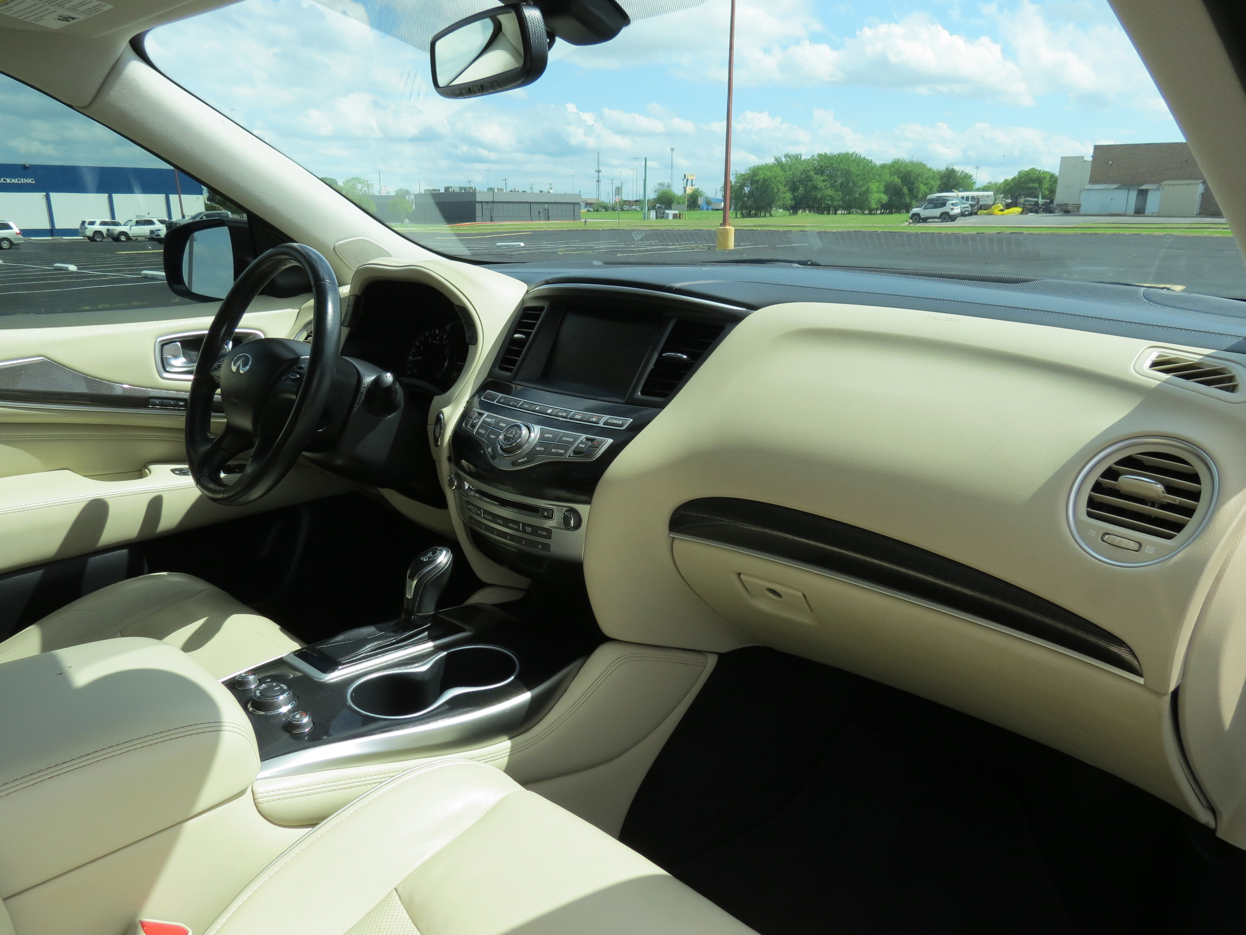 Used 2018 INFINITI QX60 FWD w/ Premium Plus Package image 32