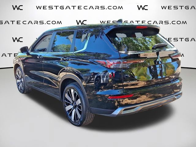 New 2025 Mitsubishi Outlander SE image 4