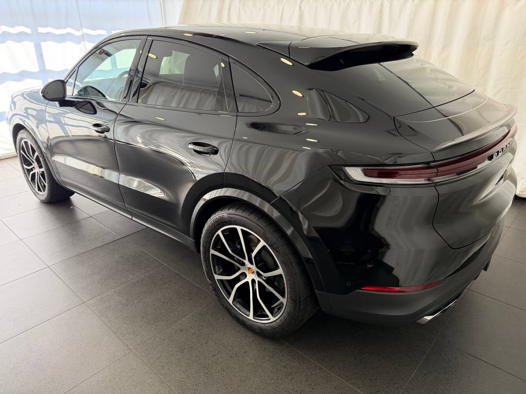Certified 2026 Porsche Cayenne Coupe AWD/4WD image 3