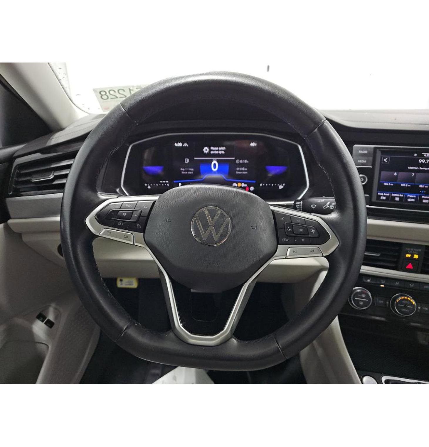 Used 2023 Volkswagen Jetta SE image 10
