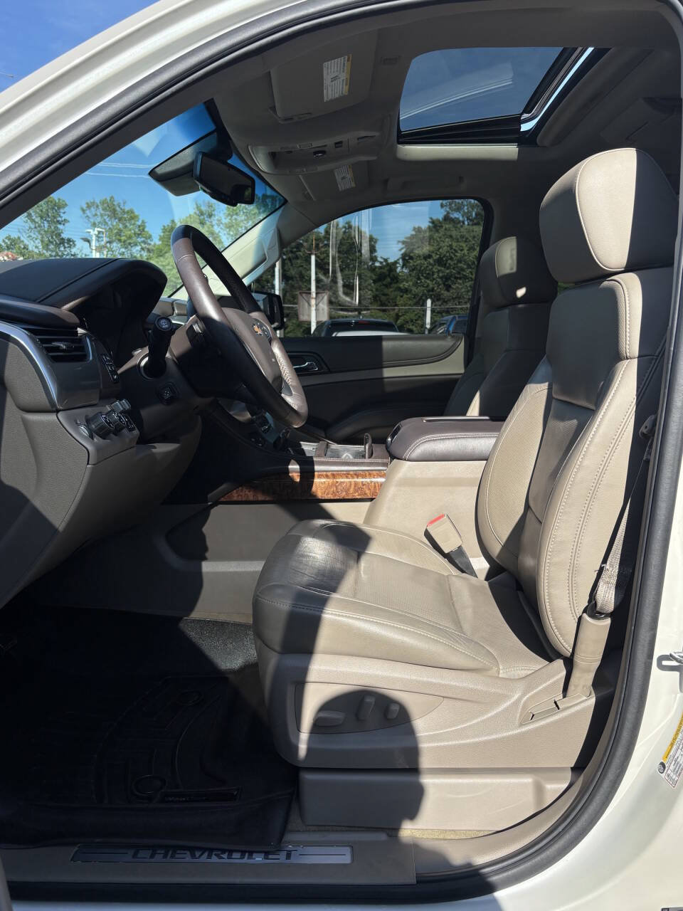 Used 2015 Chevrolet Suburban LTZ AWD/4WD image 13