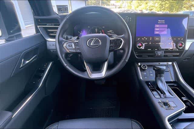 Used 2024 Lexus GX 550 w/ Cold Area Package AWD/4WD image 9