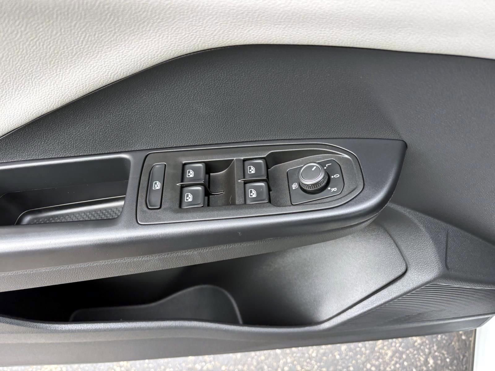 Used 2025 Volkswagen Taos S image 13