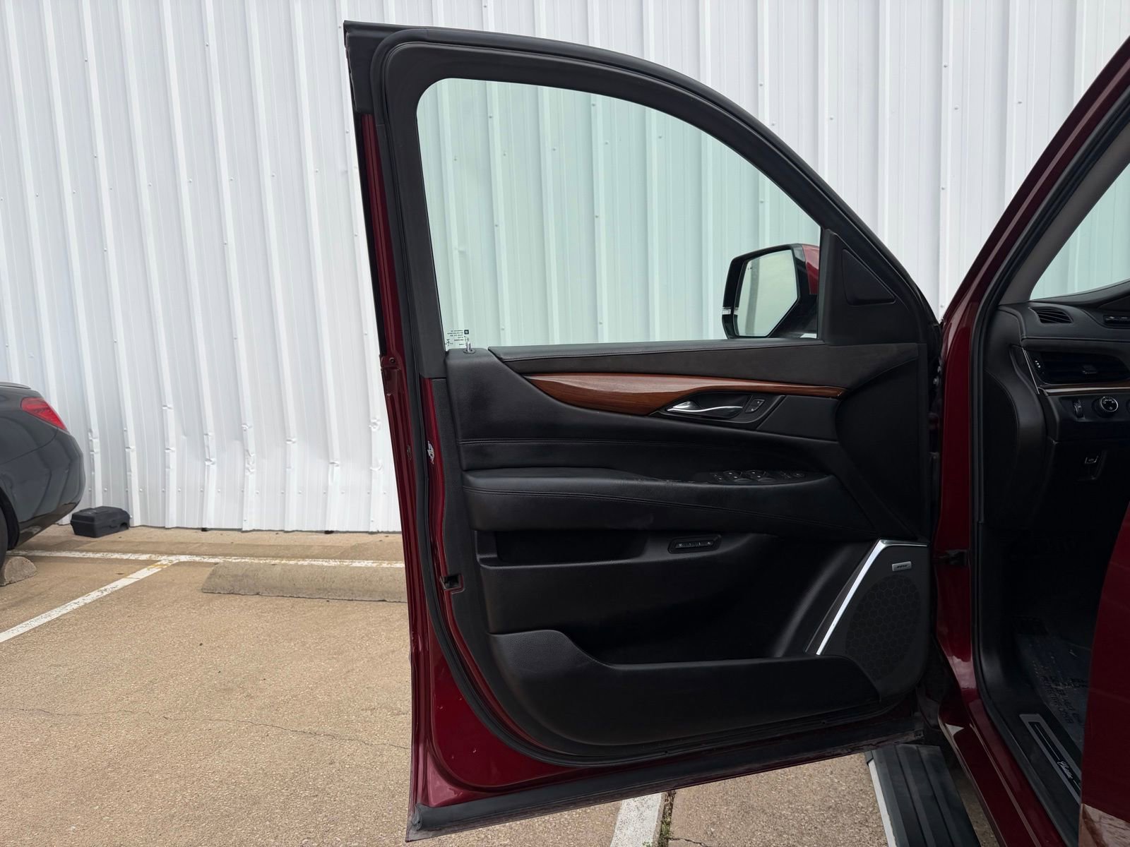 Used 2016 Cadillac Escalade Premium AWD/4WD image 19