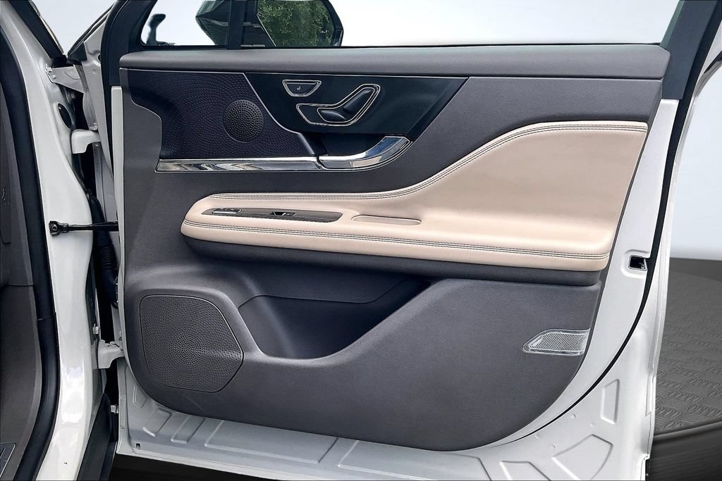 Certified 2023 Lincoln Corsair Reserve FWD image 28