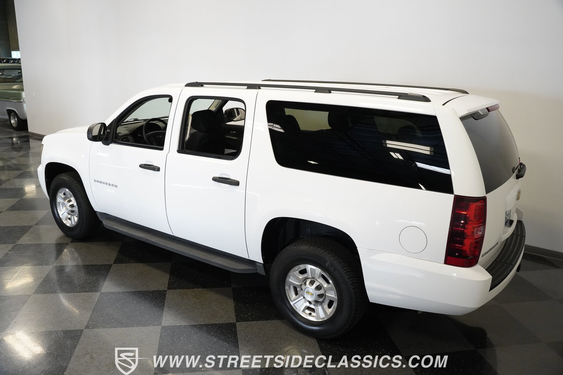 Used 2011 Chevrolet Suburban 2500 w/ Skid Plate Package image 12
