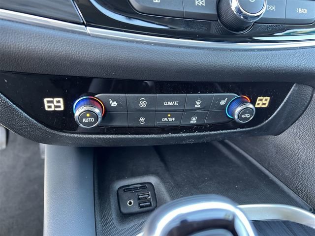 Certified 2021 Buick Enclave Essence w/ Sound and Sites Package image 23