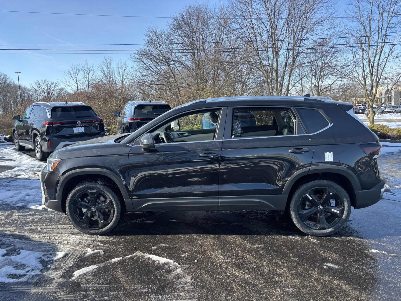 New 2026 Volkswagen Taos SEL AWD/4WD image 4