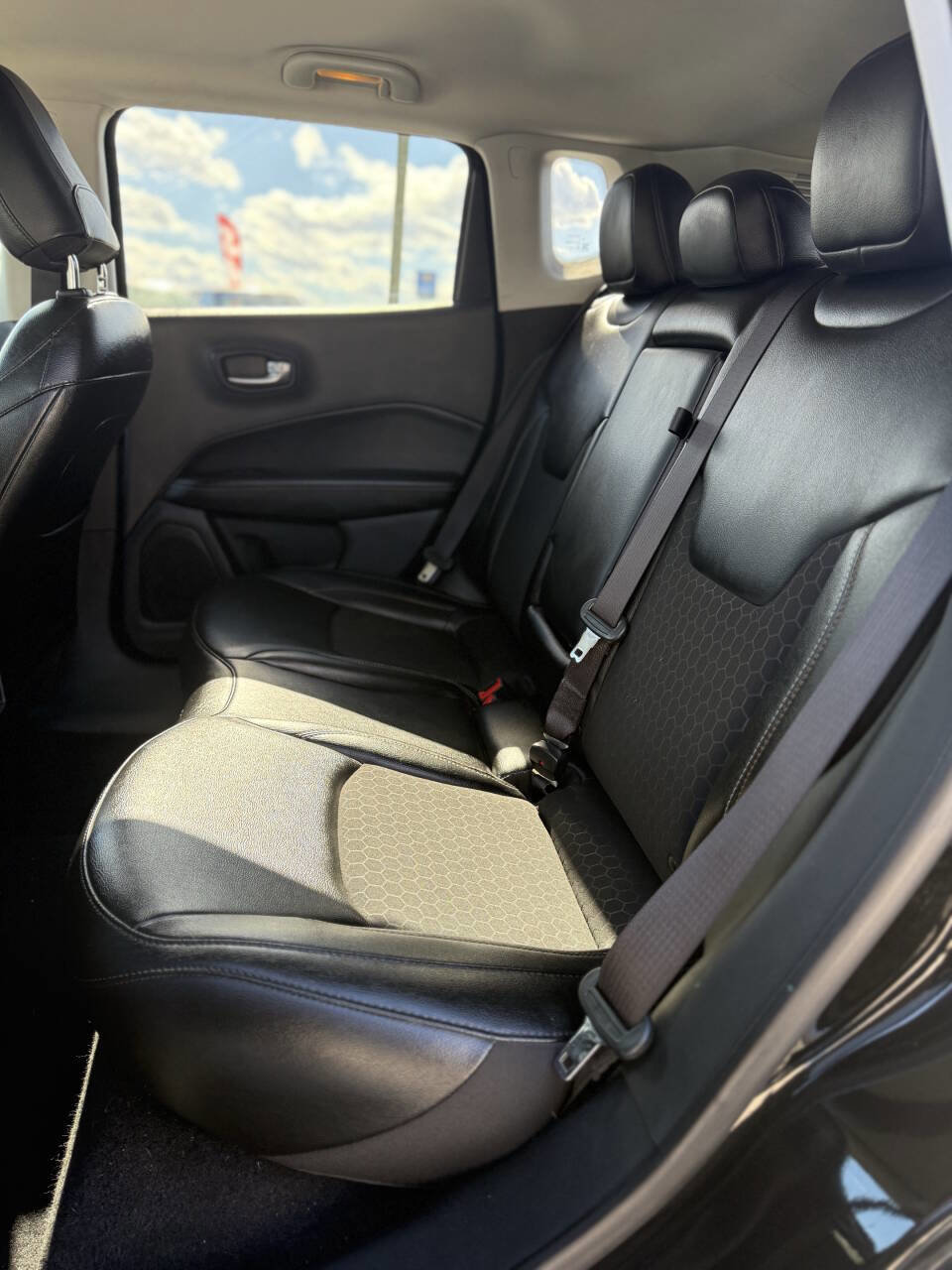 Used 2021 Jeep Compass Latitude image 12