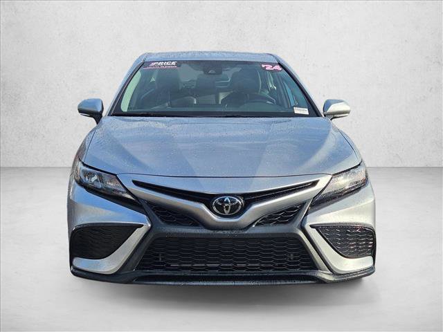 Used 2024 Toyota Camry SE FWD image 2