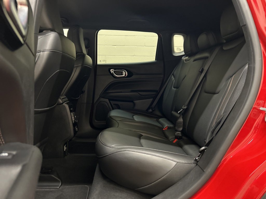 Used 2022 Jeep Compass Limited image 8