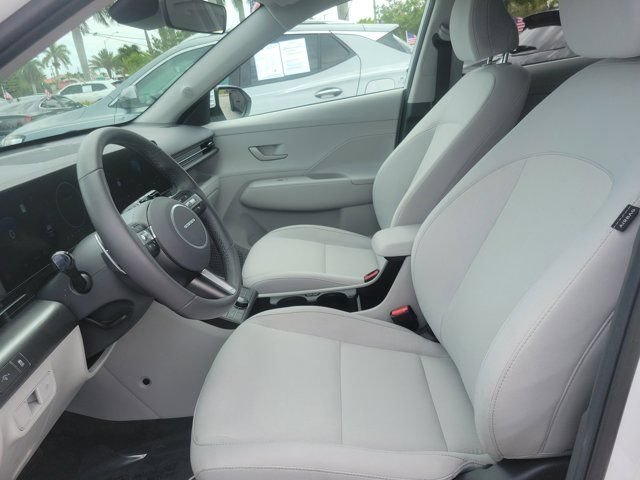 Certified 2025 Hyundai Kona Electric SEL FWD image 13