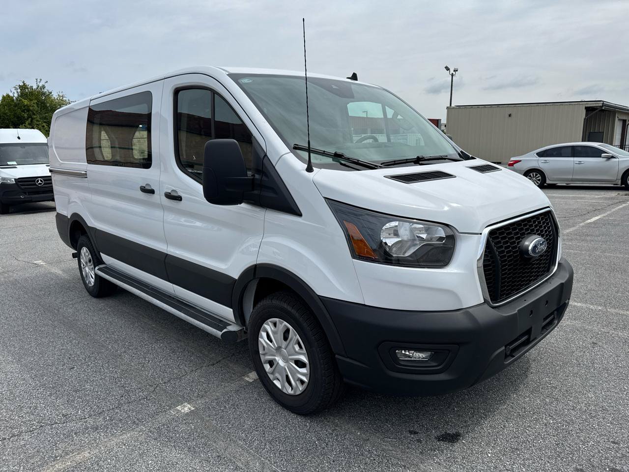 Used 2025 Ford Transit 250 Low Roof w/ Exterior Upgrade Package RWD image 3