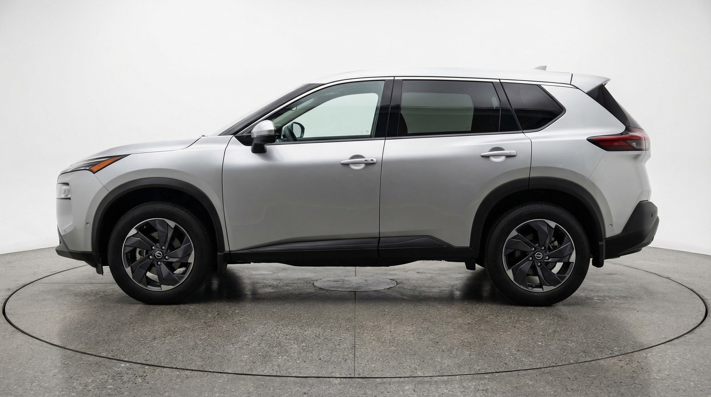 Used 2025 Nissan Rogue SV FWD image 5