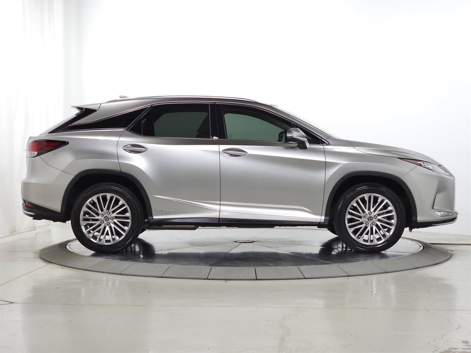 Used 2021 Lexus RX 450h AWD w/ Luxury Package image 12