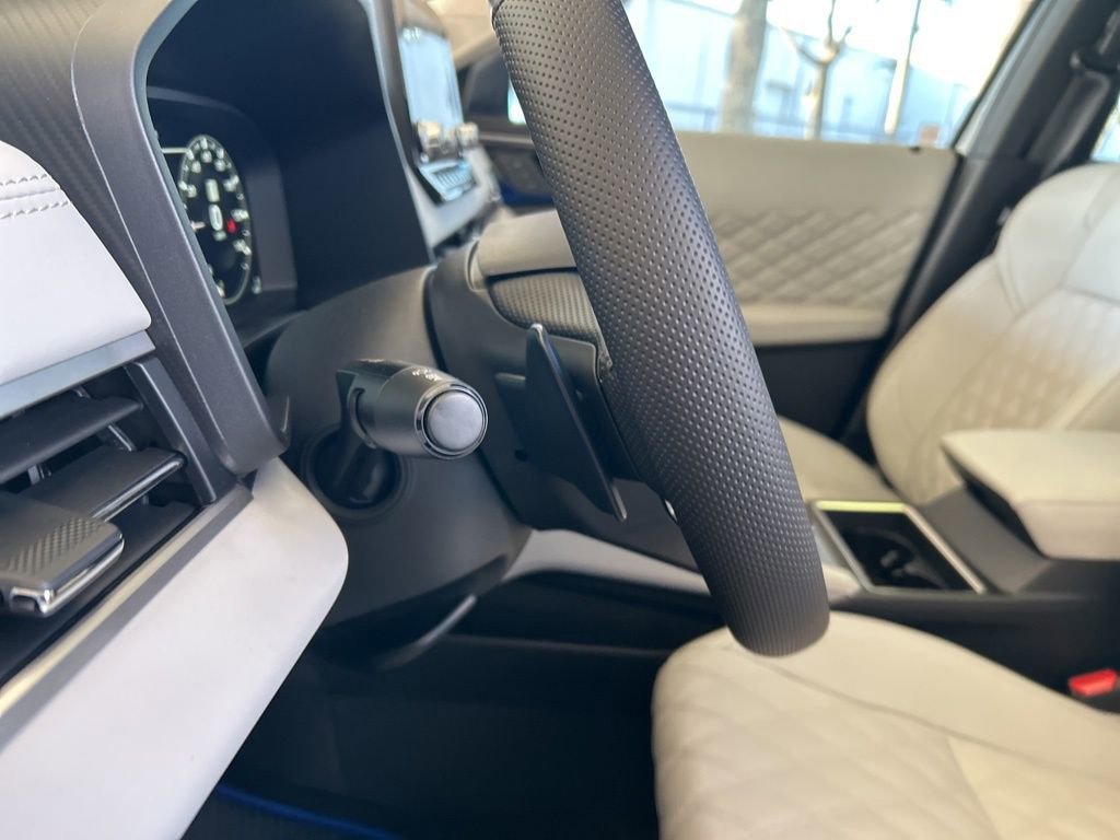 New 2025 Mitsubishi Outlander SEL image 43