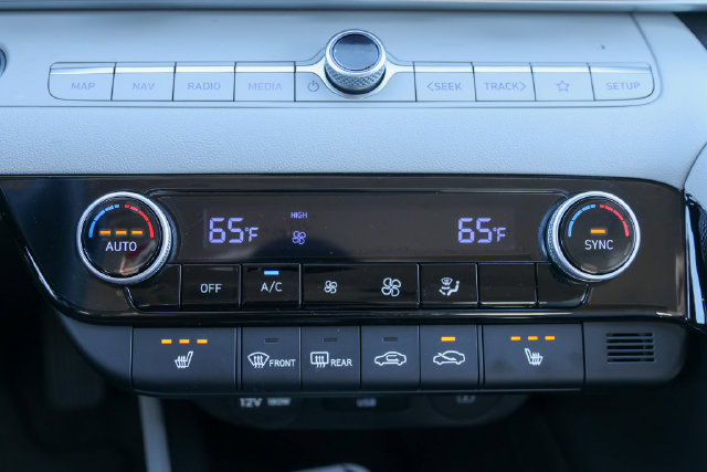 New 2026 Hyundai Elantra Limited FWD image 19