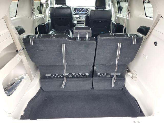 Used 2024 Chrysler Pacifica Touring-L FWD image 36