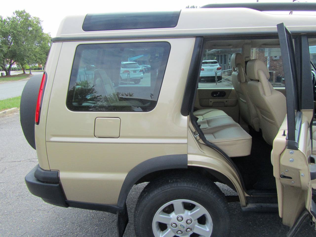 Used 2004 Land Rover Discovery S7 AWD/4WD image 25