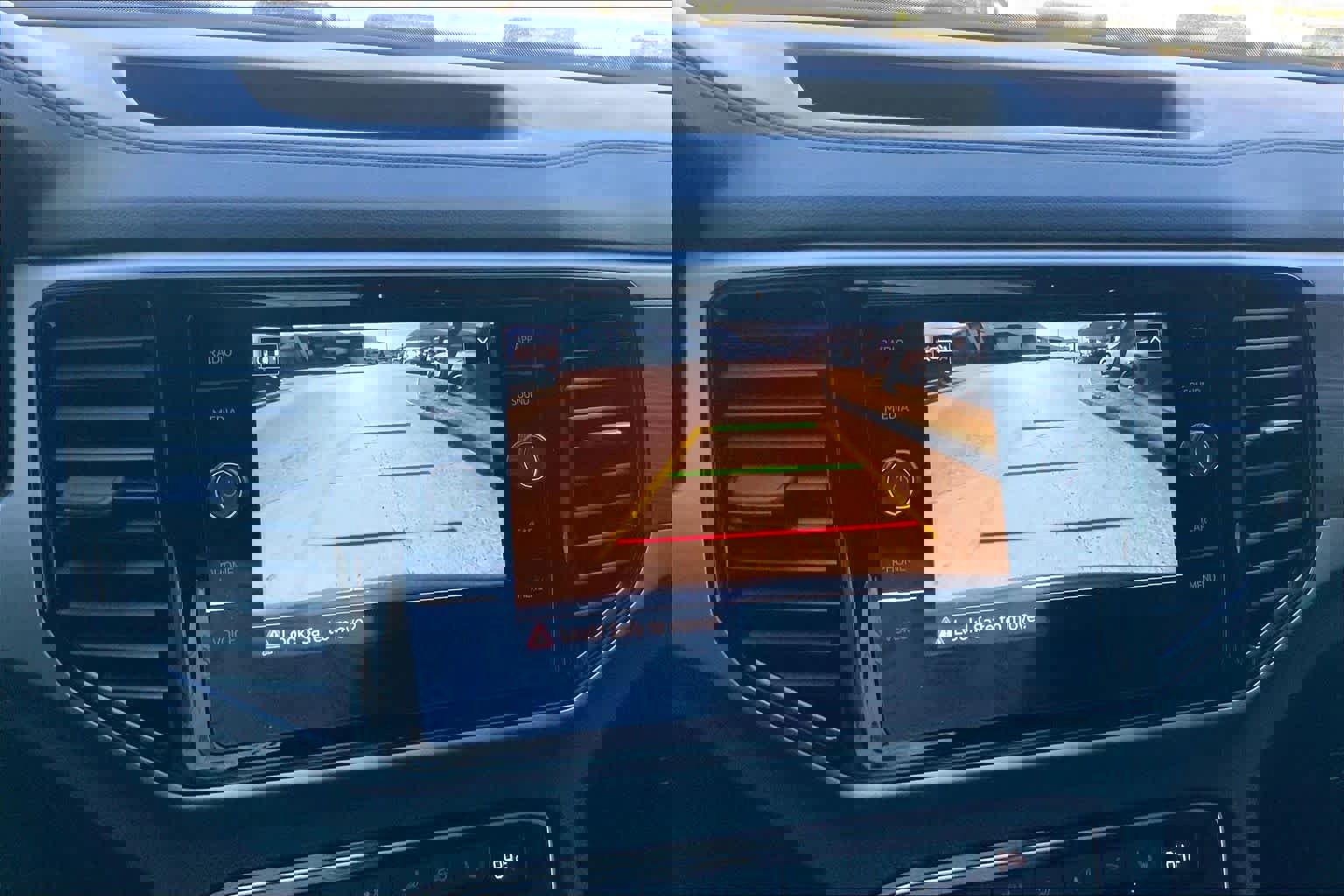 Used 2022 Volkswagen Atlas Cross Sport SE image 26