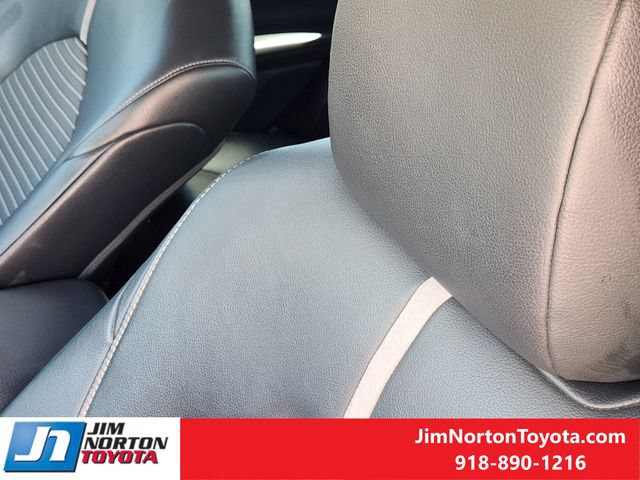 Used 2019 Toyota Camry SE w/ Convenience Package FWD image 16