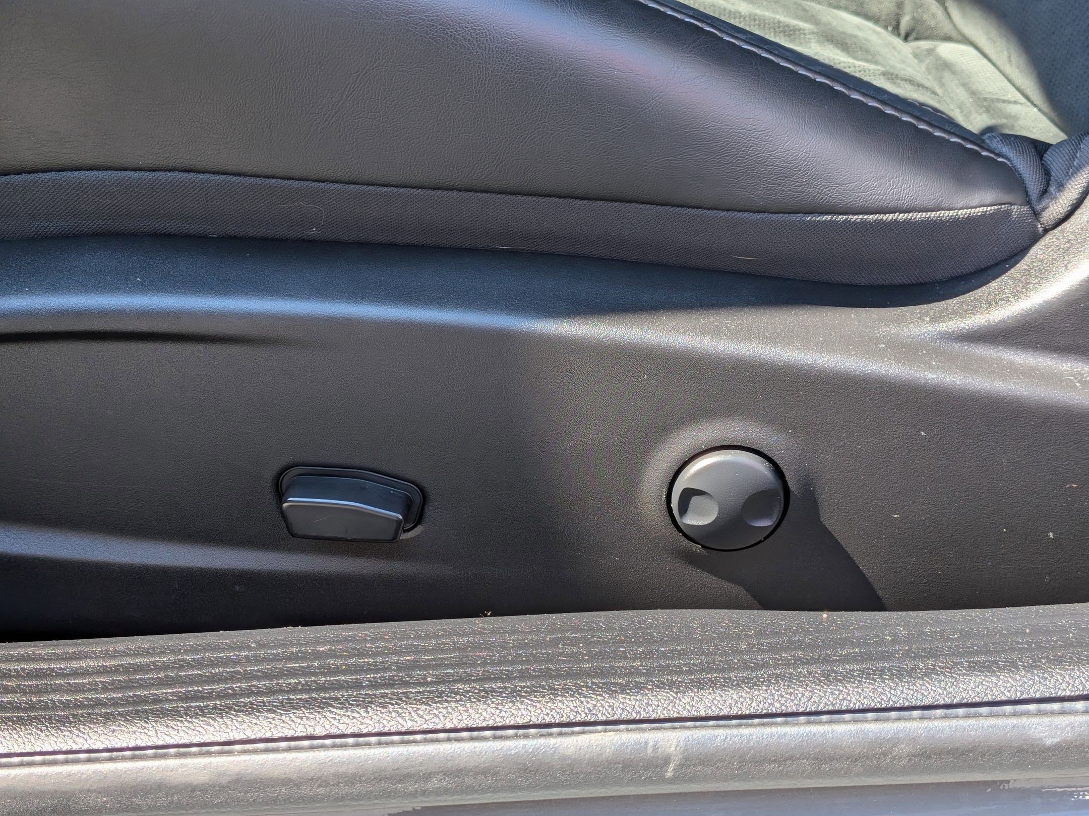 Used 2023 Dodge Challenger R/T w/ Plus Package image 15